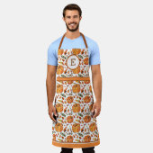 秋カボチャ離れンとモノグラムの エプロン (着用した状態)