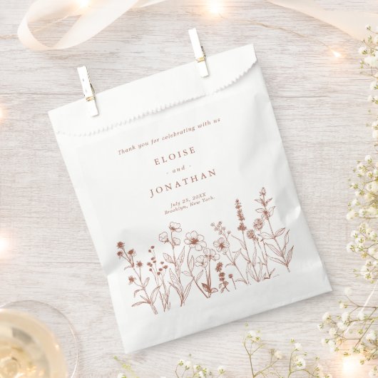 秋テラコッタ焼けオレンジ色の野結婚花 フェイバーバッグ (クリップ留めされた状態)