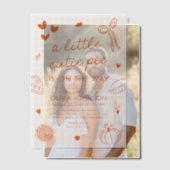 秋ハンドウィンド小さなかわいこちゃんパイ赤ちゃんシャワー ベラム紙招待状 (オフセット (カップル))