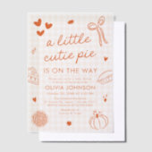秋ハンドウィンド小さなかわいこちゃんパイ赤ちゃんシャワー ベラム紙招待状 (オフセット)