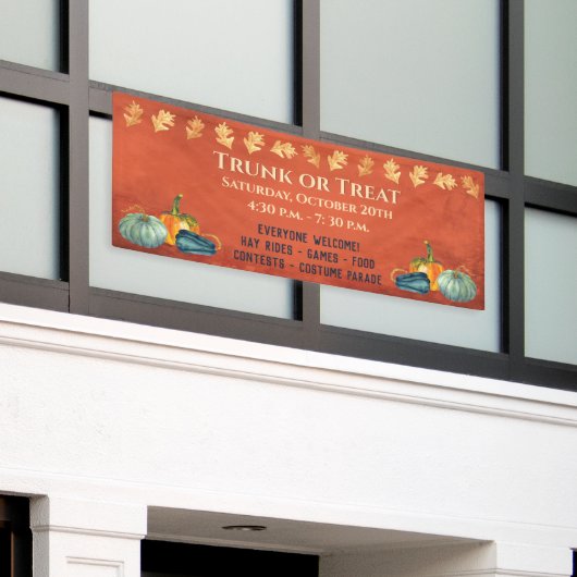 秋ハーベストカボチャトランクまたはトリート 横断幕 (ビルの外側)