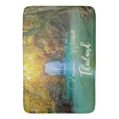 秋ビューオブエラワンウォーターフォールタイ バスマット (正面縦)