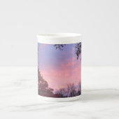 秋ピンクサンセットオーバーツリーズ ボーンチャイナマグカップ (正面)