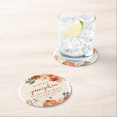 秋小さなカボチャが途中の赤ちゃんシャワー ラウンドペーパーコースター (インサイチュ)