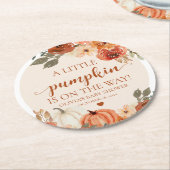 秋小さなカボチャが途中の赤ちゃんシャワー ラウンドペーパーコースター (アングル)