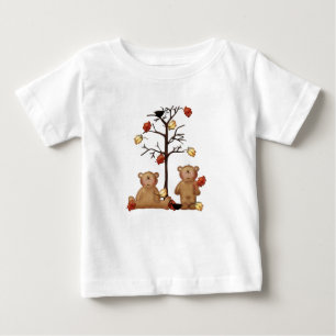 秋感じテディは木の下にクマを置く ベビーTシャツ
