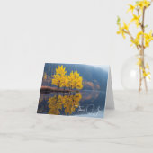 秋湖と木の悔やみや弔慰サンキューカード カード (黄色い花)