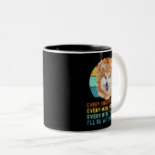 秋田おもしろい犬や熊イヌドッグおやつごと ツートーンマグカップ (正面右)