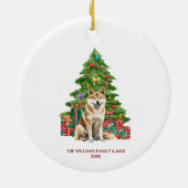 秋田犬のクリスマスパーソナライズ セラミックオーナメント (裏面)