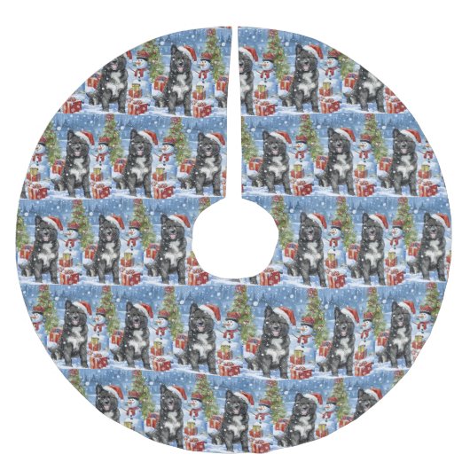 秋田犬の冬の不思議の国クリスマスジョイ ブラッシュドポリエステルツリースカート (正面)
