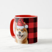 秋田犬愛好家の休日 バッファロー・チェック柄のクリスマス マグカップ (正面左)
