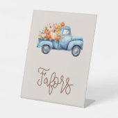 秋男の子の赤ちゃんシャワーブルーパンプキントラックの好意 台座サイン (正面)