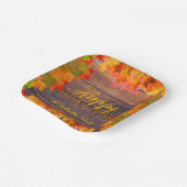 秋紅葉オンバーンウッドハッピーサンクスギビング ペーパープレート (傾斜あり)