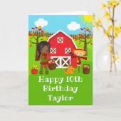 秋納屋周囲の庭ダークスキンガールハッピーバースデー カード (黄色い花)