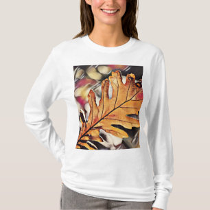 秋素朴オークの葉オレンジ色の茶色の黄色 Tシャツ