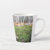 秋落ちたの苔の木 – 小パーソナライズされた カフェラテマグ (右)