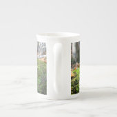 秋落ちた苔の木 – パーソナライズされた ボーンチャイナマグカップ (裏面)