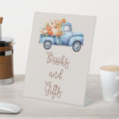 秋赤ちゃんシャワーブルーパンプキントラックの本とギフト 台座サイン (インサイチュ)