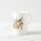 秋開花フローラモノグラムイニシャル ボーンチャイナマグカップ (正面右)