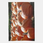 秋、ハロウィーン、感謝祭のカボチャの写真 キッチンタオル (縦)