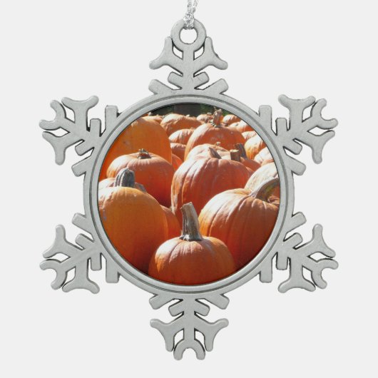 秋、ハロウィーン、感謝祭のカボチャの写真 スノーフレークピューターオーナメント (正面)