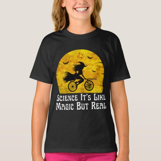 科学はまるで魔法のようだけど本当にある Tシャツ (正面)
