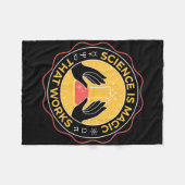 科学は科学を行う魔法 フリースブランケット (正面(横))