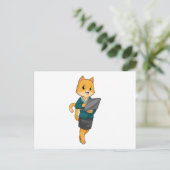 秘書として働く猫とノートパソコン ポストカード (スタンド正面)