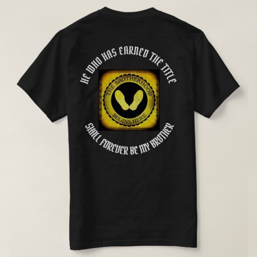 称号を得た者は永久にMとなる Tシャツ (デザイン裏面)