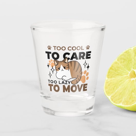 移クール動が遅いリラックス猫 ショットグラス (正面)