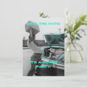 移動するパーティーフォトカードの日付おもしろいを保存 招待状 (スタンド正面)