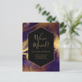 移動中のお知らせ金ゴールド紫の大理石インクモダン ポストカード (スタンド正面)