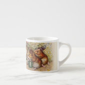 種を植えている庭のモルモット エスプレッソカップ (右)