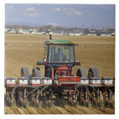 種トウモロコシプランターを引っ張るトラクター タイル (正面)