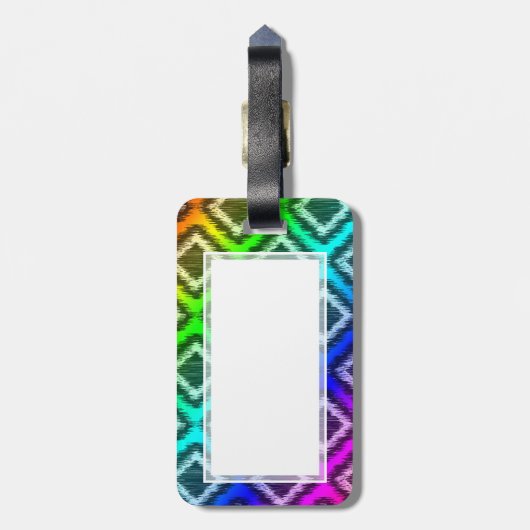種族のイカットの虹のカラフルパターン ラゲッジタグ (裏面縦)