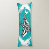 種族のシャチによってブラシをかけられるティール（緑がかった色） ボディピロー (裏面 (縦))