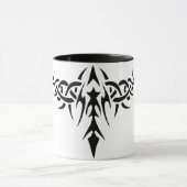種族の入れ墨のデザインのマグ マグカップ (中央)