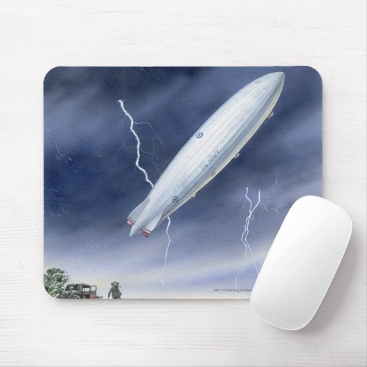 稲妻によって打たれる飛行船のイラストレーション マウスパッド (マウス)