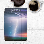 稲妻ボルトの水署名 iPad PROカバー<br><div class="desc">この特別なタブレットカバーで夜に水を打つ稲妻ボルトの生の力と美しいを体験パーソナライズされたする。保護スタイルのタブレット運は、自然の力を描き出す魅力的な描写を行く場所。あなたのタブレット上の帯電アートワークはインスピレーションを刺激し、あなたのデジ疑問に思タルアドベンチャーで。</div>