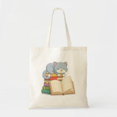 積まれた本の上のかわいい猫 トートバッグ (正面)