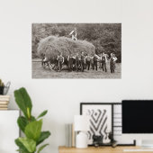 積み込まれた干し草ワゴンと労働者 ポスター (ホームオフィス)