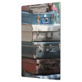 積み重なったヴィンテージスーツケース クリップボード (左)