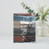 積み重なったヴィンテージスーツケース ポストカード (スタンド正面)