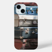 積み重なったヴィンテージスーツケース Case-Mate iPhoneケース (裏面)
