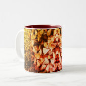 積み重ねた薪自然アート写真 ツートーンマグカップ (正面左)