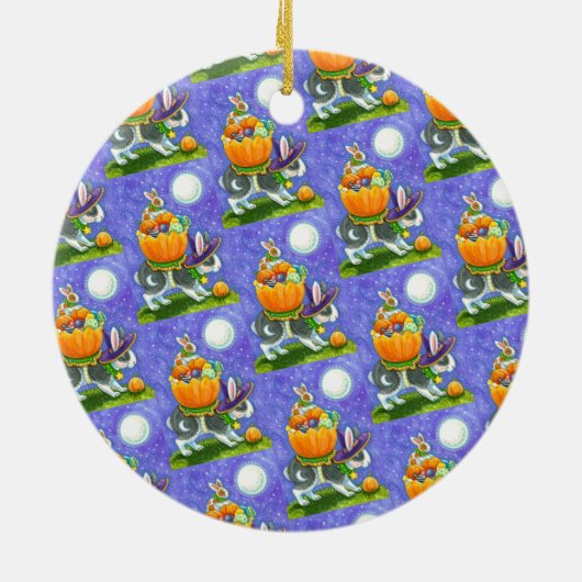 積み重ねられたハロウィーンバンニー、キャンディーコーンカラフル、 セラミックオーナメント (裏面)