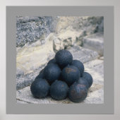 積み重ねられた大砲のボール ポスター (正面)