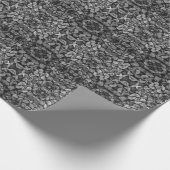 積み重ねられた木の幹の切り株 - 黒と白の写真 ラッピングペーパー (角)