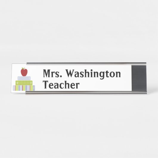 積み重ねられた本の先生の机の名札 デスクネームプレート (正面)