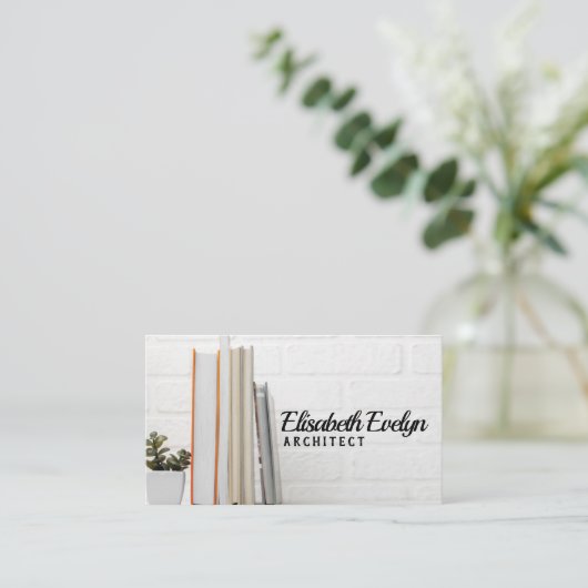 積み重ねられた本を持つ机 名刺 (スタンド正面)